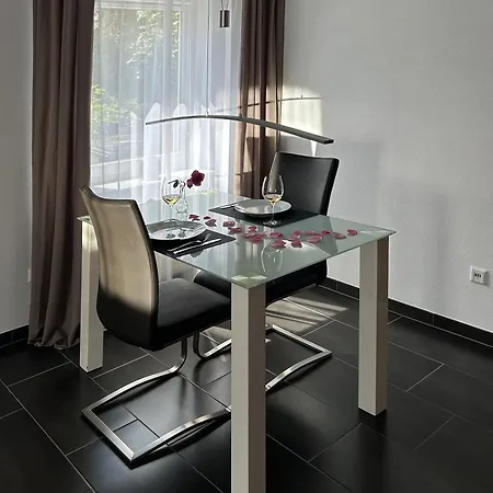 Fully Equipped Apartment, Newly Renovated 아파트