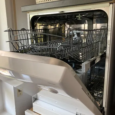 Fully Equipped Apartment, Newly Renovated 아파트